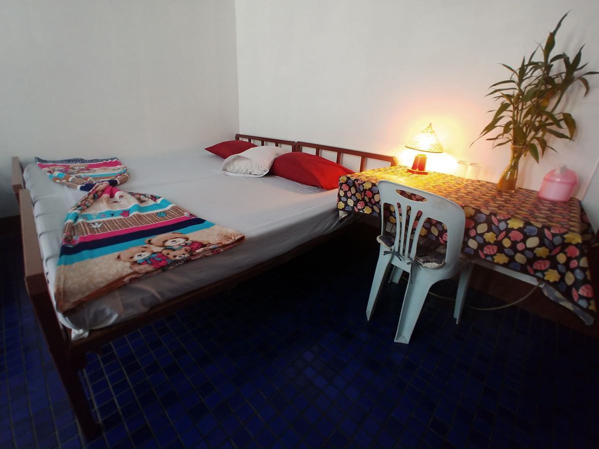 Prasuri Guest House Bangkok Buitenkant foto