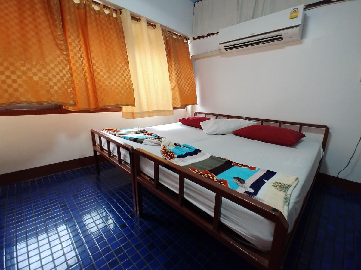 Prasuri Guest House Bangkok Buitenkant foto