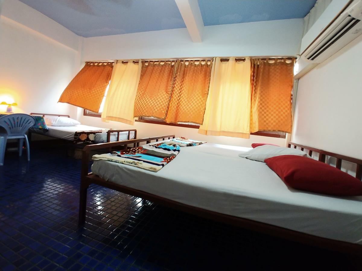 Prasuri Guest House Bangkok Buitenkant foto