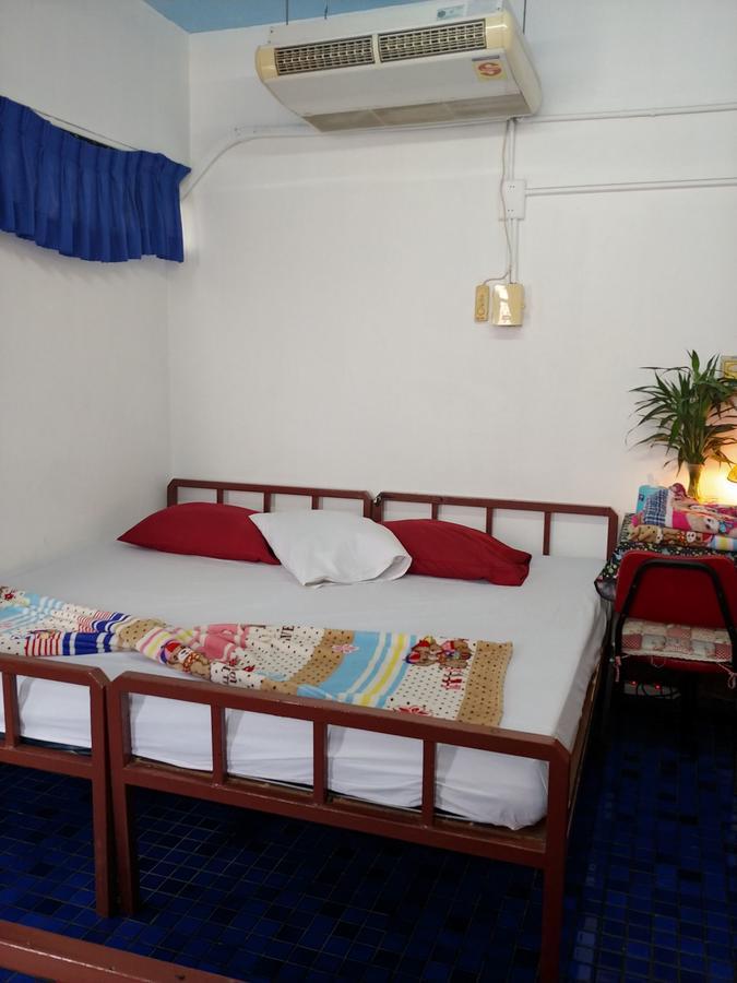 Prasuri Guest House Bangkok Buitenkant foto